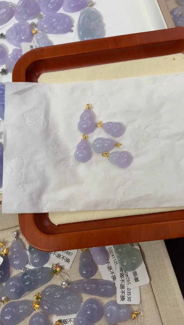 【闪购商品】翡翠颈饰18K金镶嵌天然缅甸a货翡翠(多样性发其一)