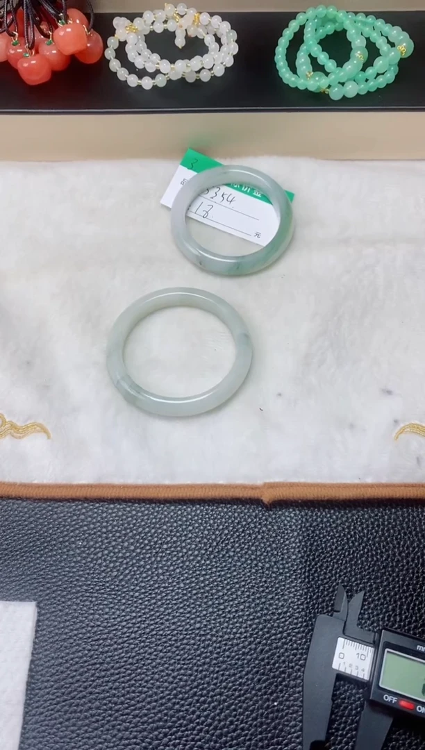 石英质玉（非洲翠）手镯未镶嵌4  5859