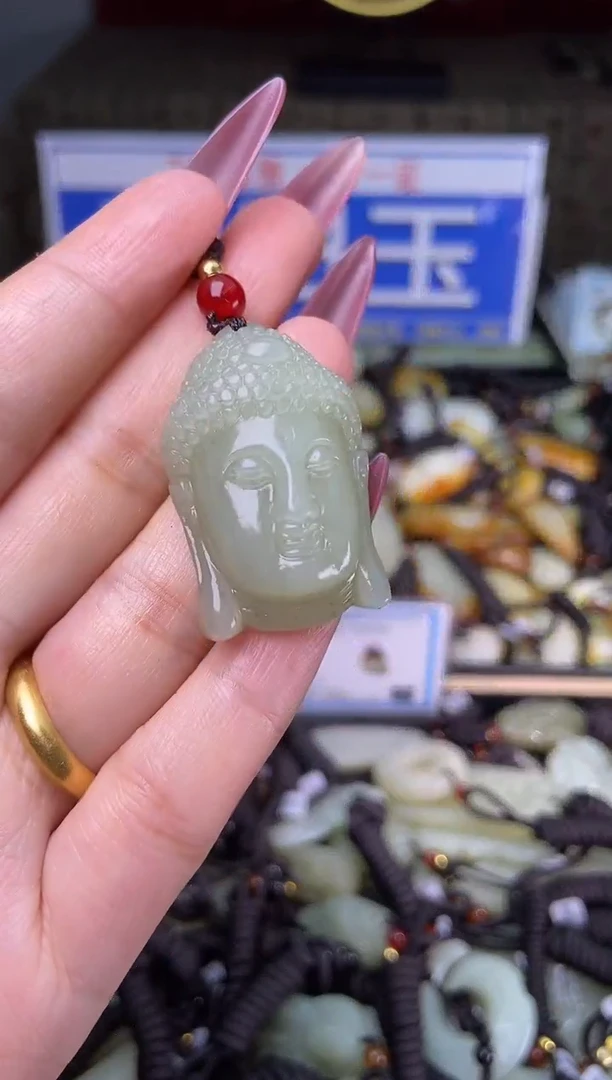 和田玉未镶嵌颈饰1