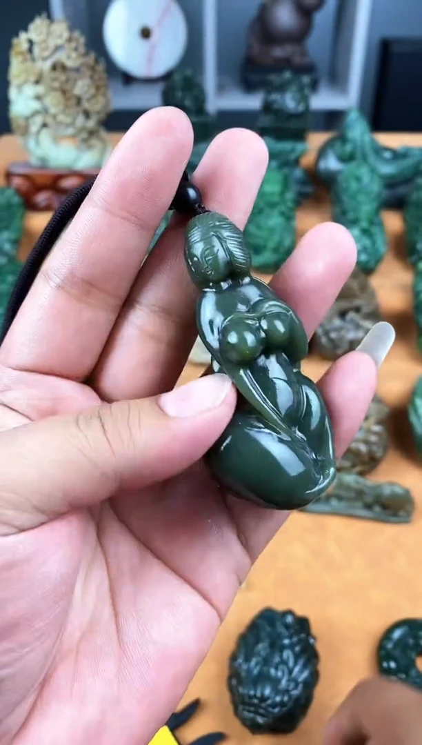 颈饰未镶嵌和田玉1