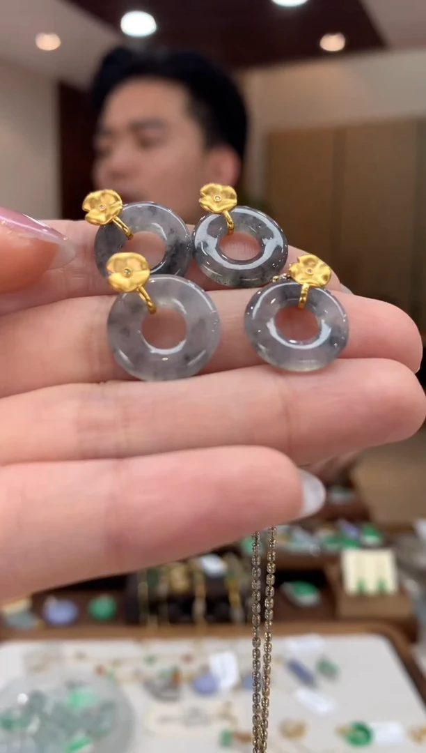 翡翠18K金镶嵌吊坠(不含链)甜甜圈  多样性发货1件