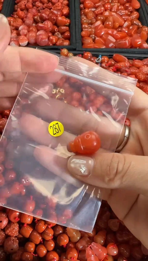 【闪购商品】南红玛瑙颈饰未镶嵌1