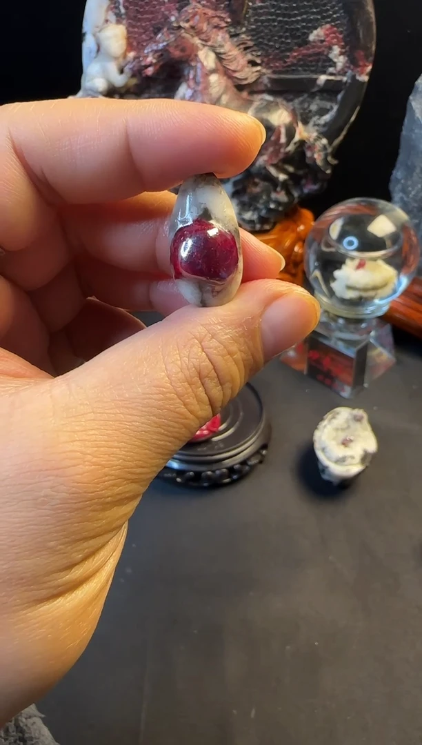 天然辰砂天然朱砂晶体原石吊坠挂件