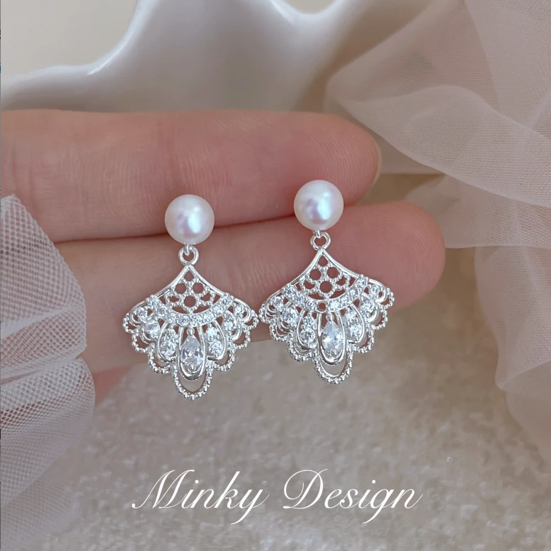 铜合金合成锆石耳饰 「耳畔精灵」原创珍珠耳钉蚊香盘耳夹女无耳洞