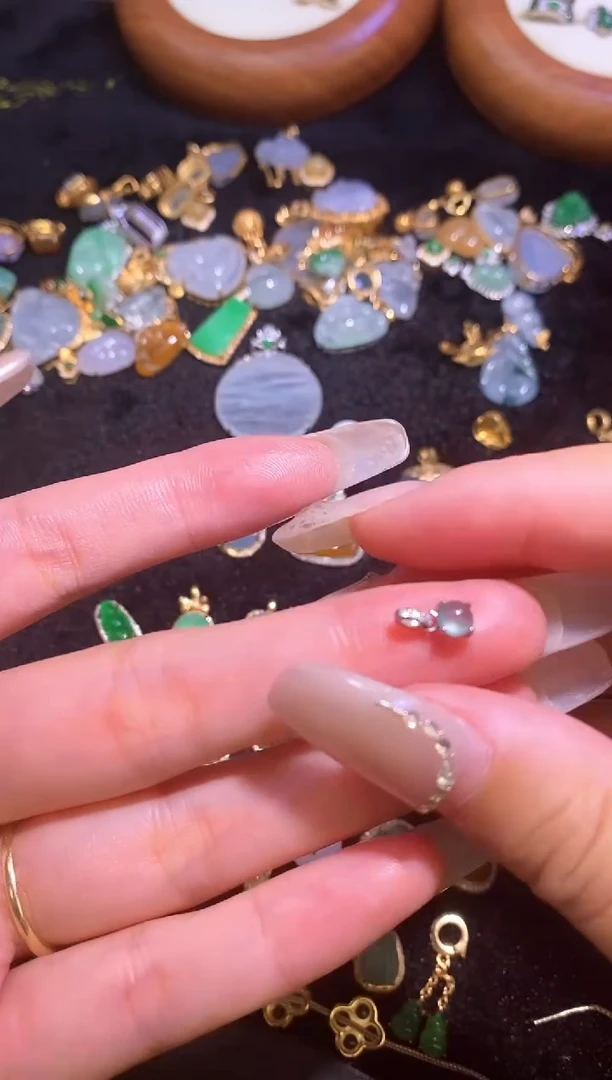 颈饰银S925镶嵌翡翠天然a货翡翠