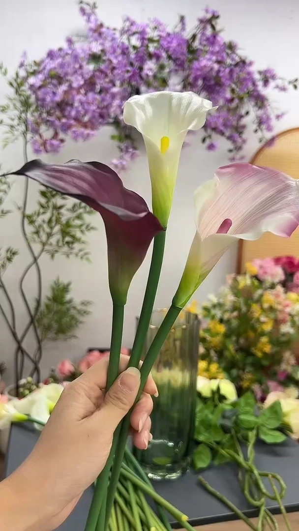 3枝混色马蹄莲组合