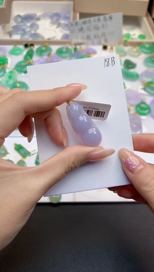 颈饰18K金镶嵌翡翠天然缅甸A货翡翠