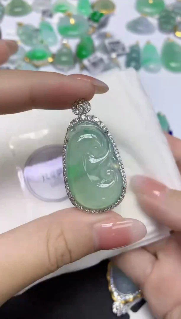 颈饰未镶嵌翡翠天然缅甸翡翠A货多样性发一件