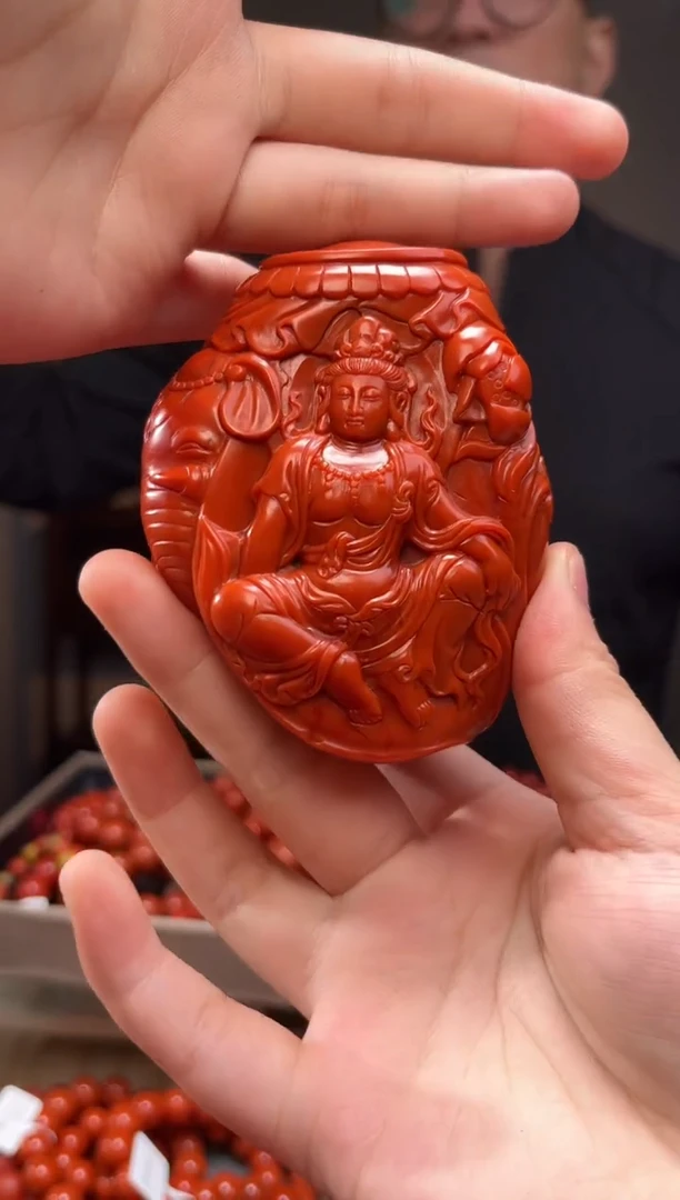 颈饰未镶嵌南红玛瑙摆件