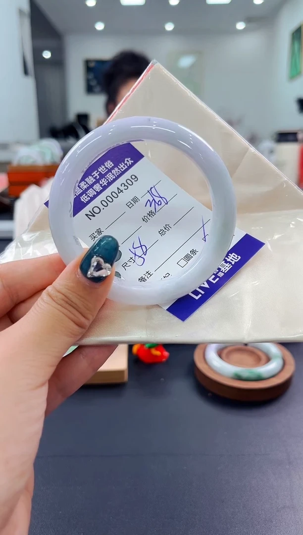 翡翠手镯未镶嵌天然缅甸A货翡翠