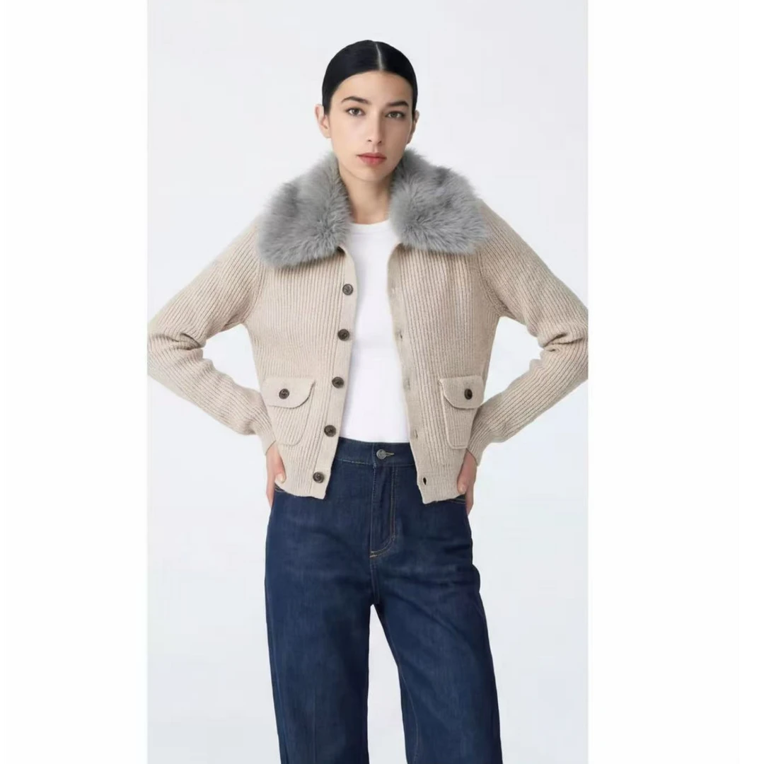 轻奢气质短款长袖排扣毛领针织开衫F4258