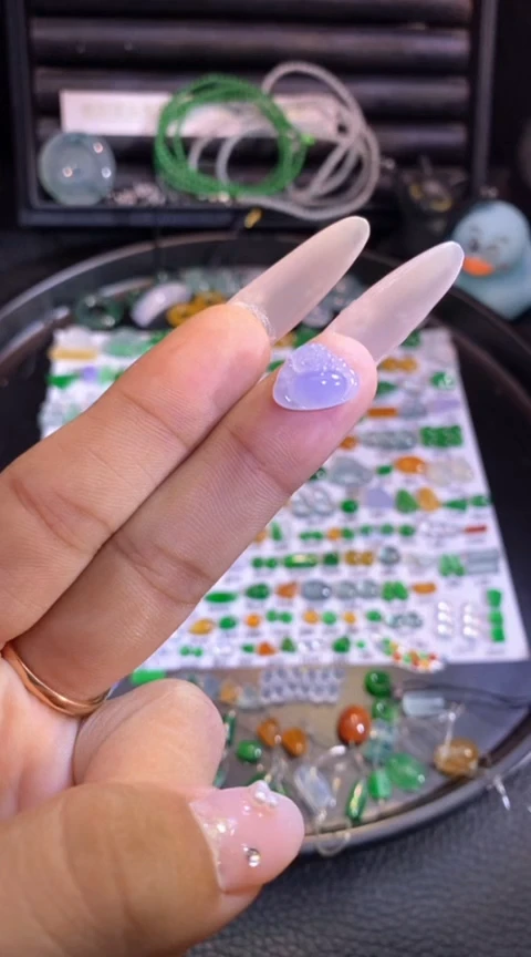 翡翠挂件未镶嵌佛