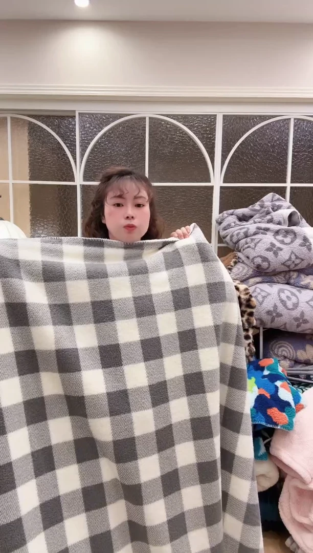 醋酯纤维1.3*1.8 灰白小格子双层