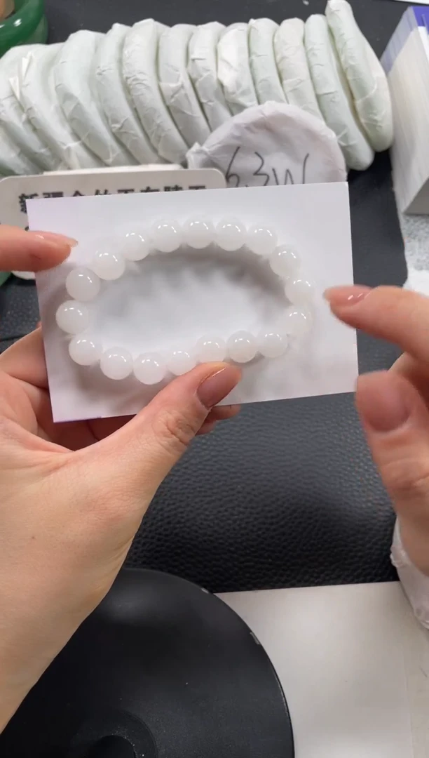 【闪购商品】石英质玉手镯未镶嵌多样性发货，拍一发一