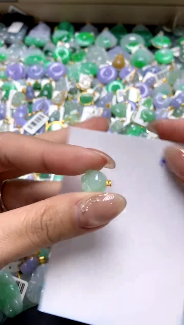 【闪购商品】翡翠颈饰18K金镶嵌1111111111111111