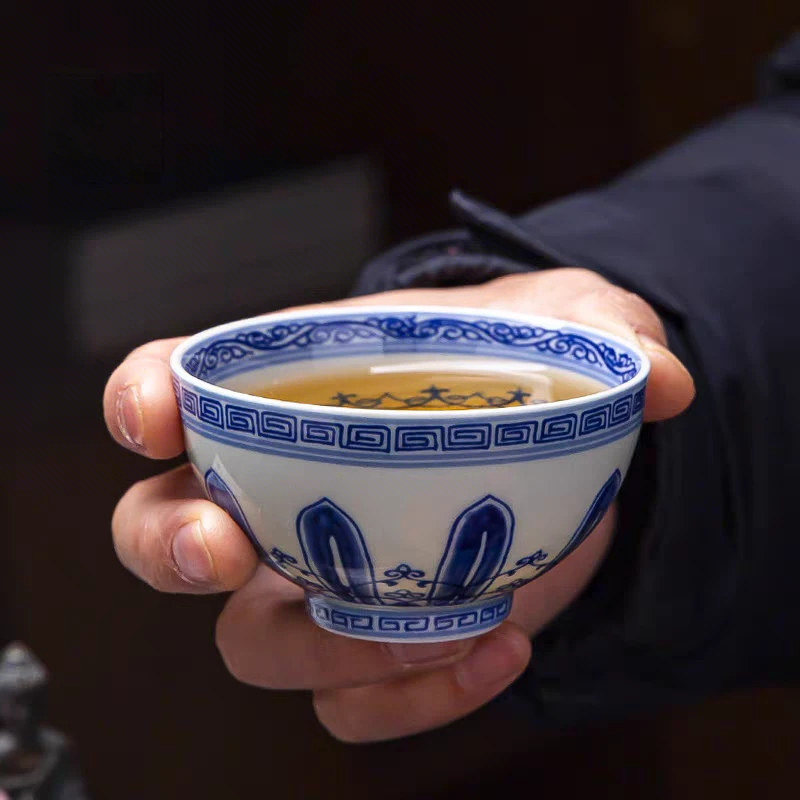 景德镇高白瓷仿明宝相杯