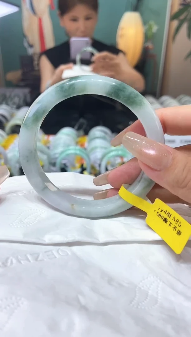 翡翠手镯未镶嵌58.5圈口x