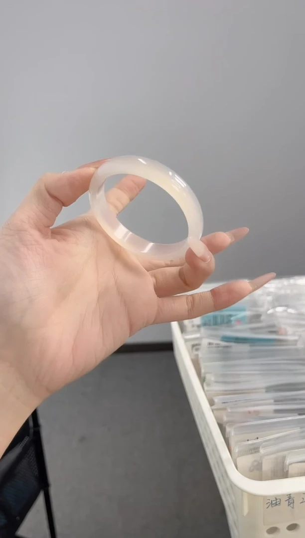 【闪购商品】玛瑙/玉髓手镯未镶嵌52圈