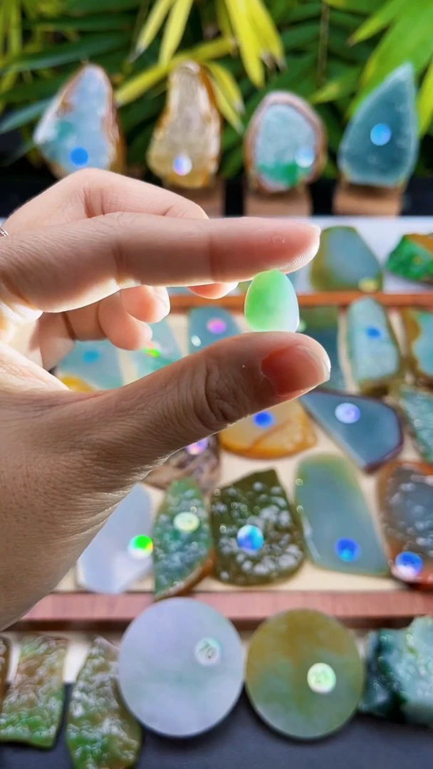 未镶嵌定制翡翠翡翠