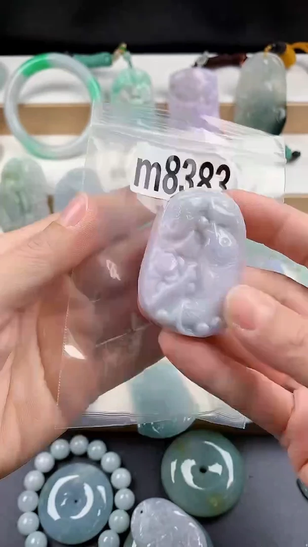 颈饰未镶嵌翡翠天然翡翠吊坠挂件