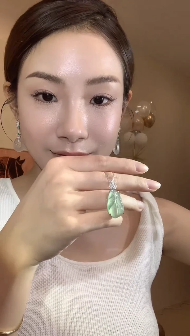 吊坠(不含链)18K金镶嵌翡翠A219