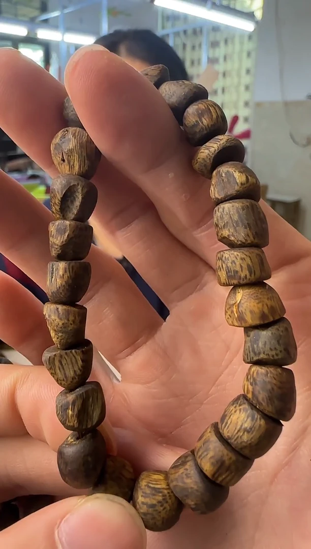 沉香沉香碎屑+树丁-沉浮