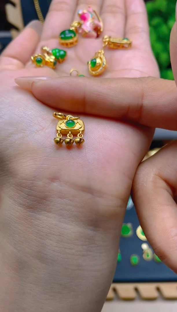 吊坠(不含链)银S925镶嵌翡翠锁