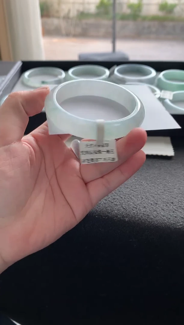 未镶嵌手镯翡翠56.2正圈A8578买断