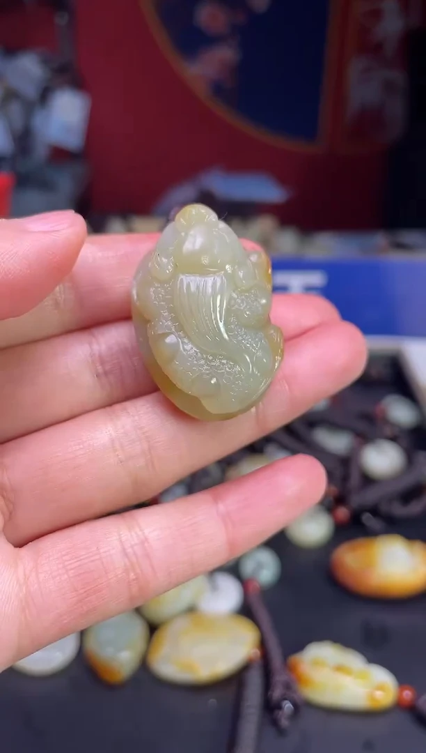 颈饰未镶嵌和田玉1