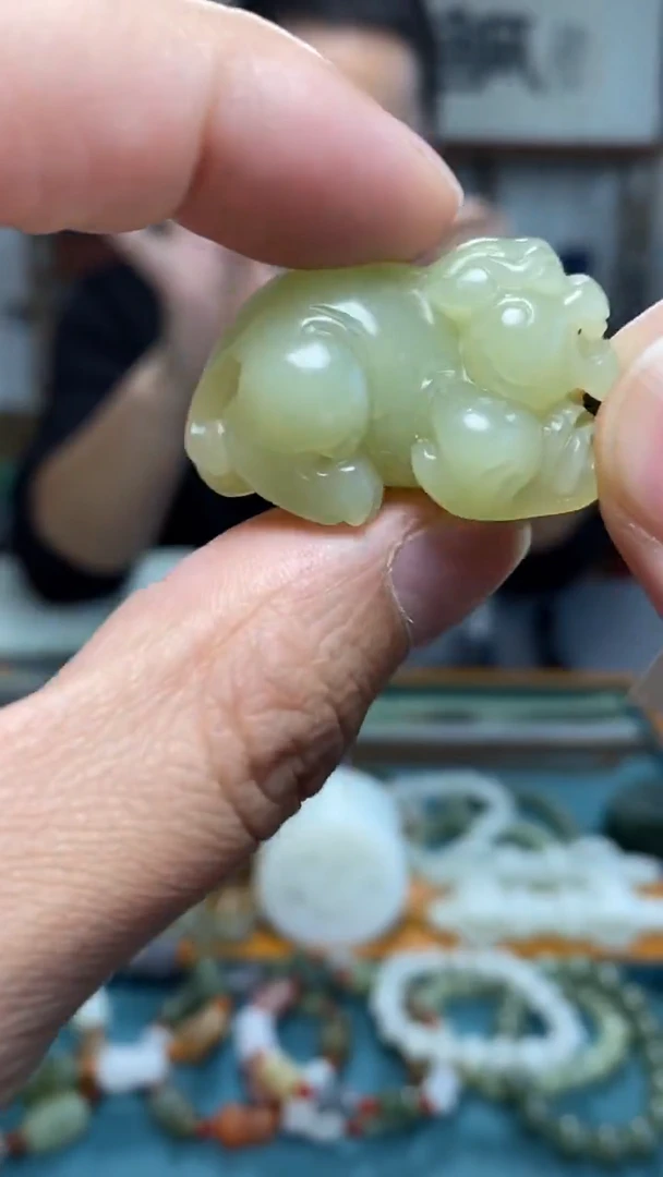 颈饰未镶嵌和田玉18