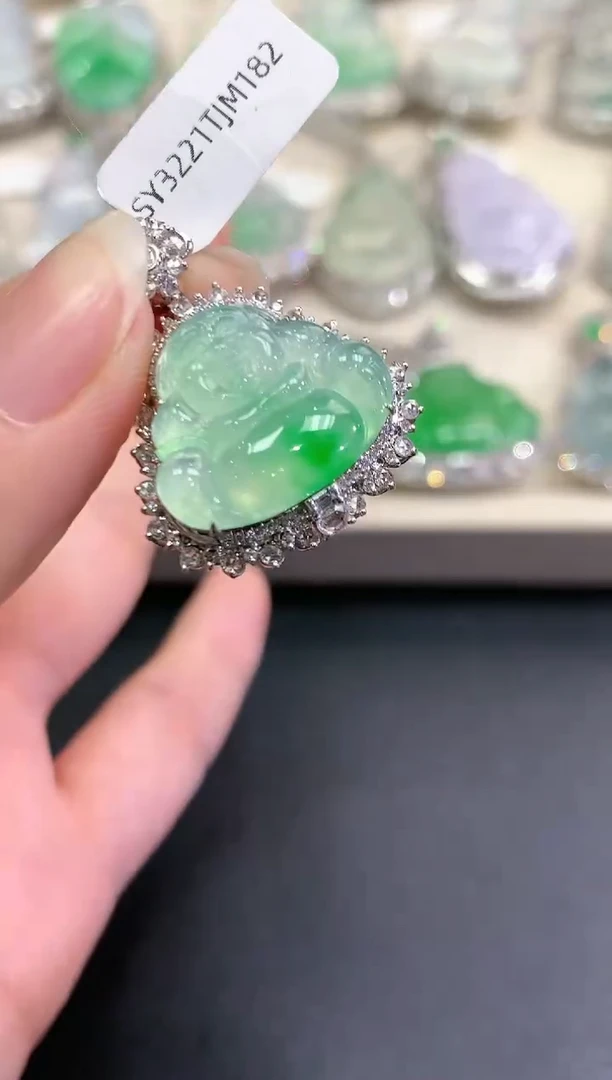 【闪购商品】翡翠颈饰18K金镶嵌C45