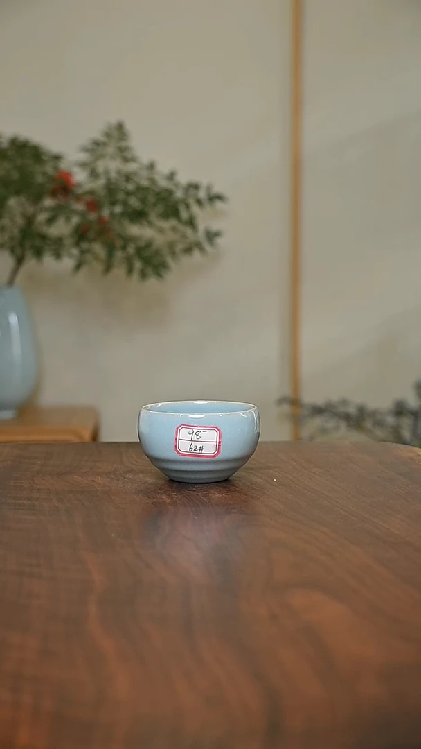 62#玄纹杯 天青 微瑕 朱家汝窑款