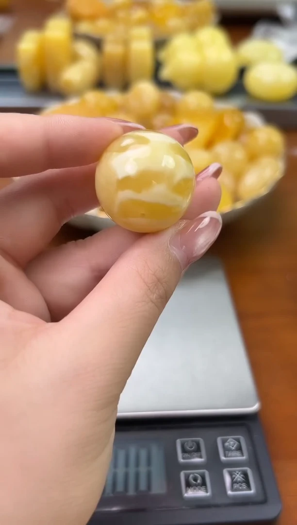 未镶嵌蜜蜡裸石琥珀蜜蜡吊坠