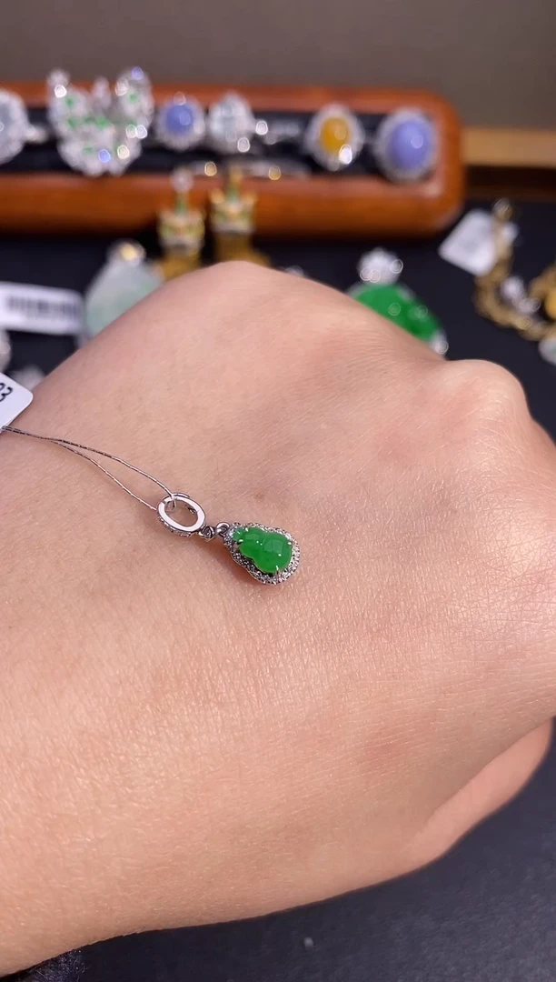 【闪购商品】翡翠颈饰18K金镶嵌万能扣吊坠