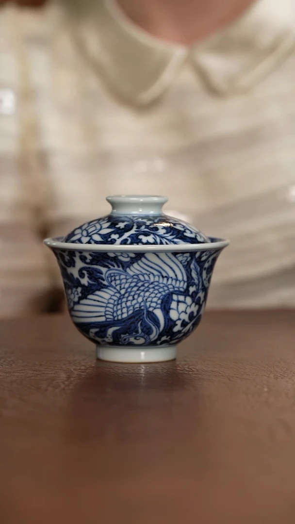 元青花麒麟追凤盖碗
