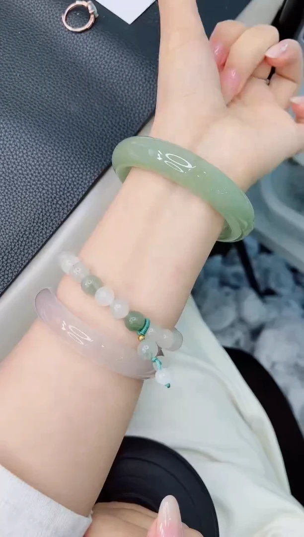 石英质玉手镯未镶嵌325-60