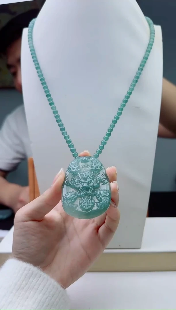 颈饰未镶嵌翡翠多样性发其一
