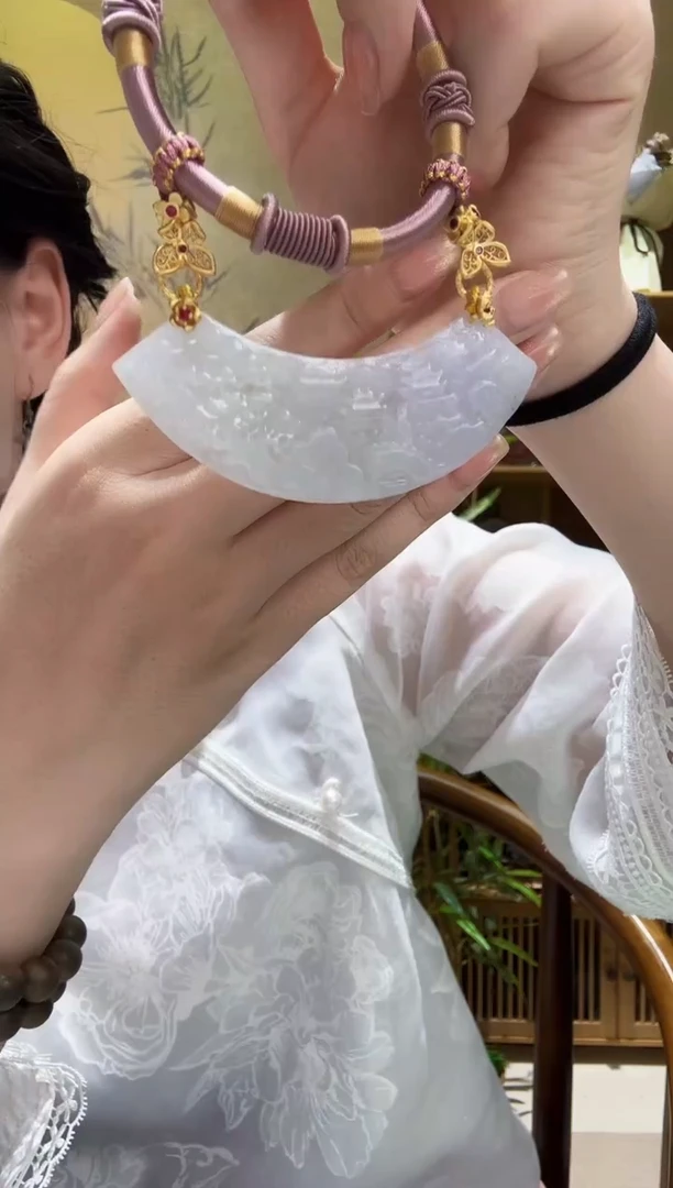 颈饰未镶嵌翡翠吊坠