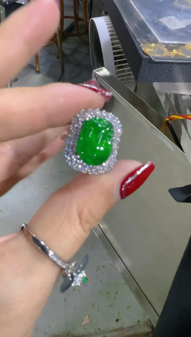 【闪购商品】定制翡翠未镶嵌天然A货翡翠假一罚四（多样性）