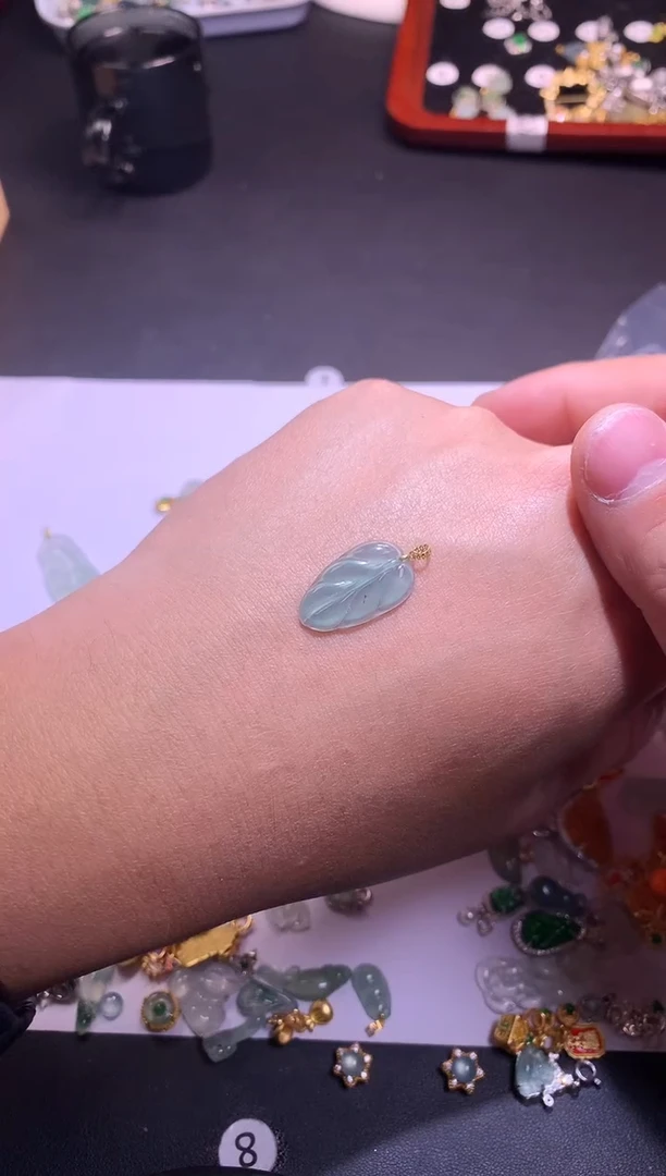 【闪购商品】翡翠吊坠(不含链)18K金镶嵌11111