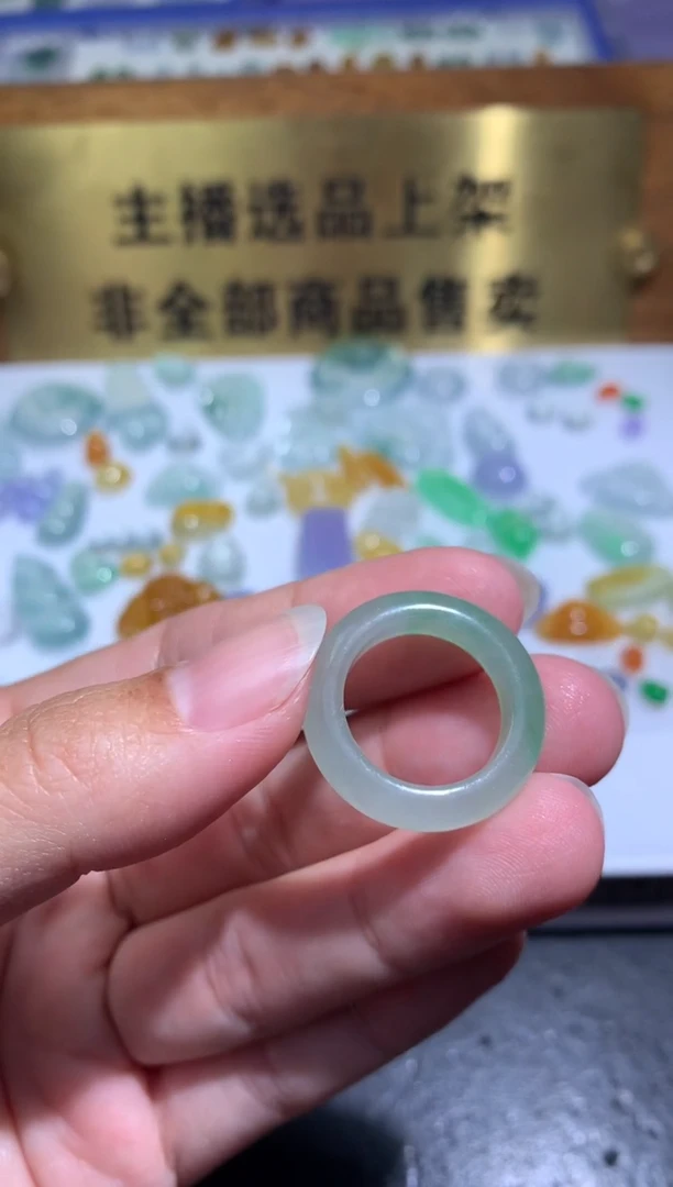 未镶嵌定制翡翠毛货