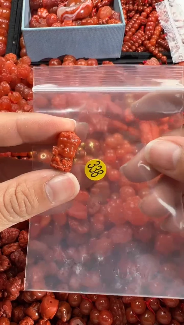 【闪购商品】南红玛瑙颈饰未镶嵌1