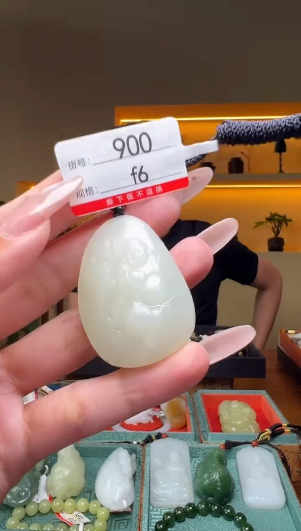 颈饰未镶嵌和田玉1