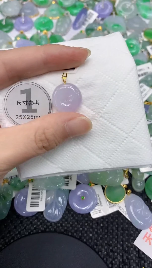 翡翠18K金镶嵌颈饰111111111