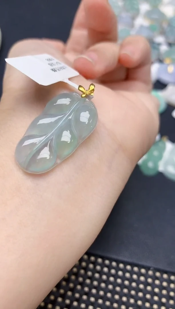 颈饰18K金镶嵌翡翠天然缅甸A货翡翠