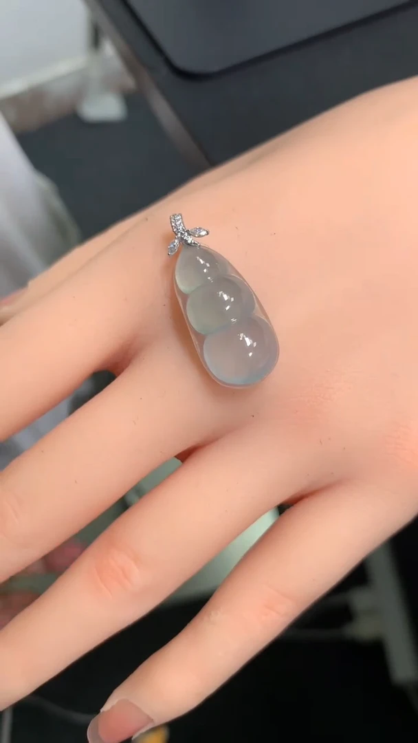 颈饰18K金镶嵌翡翠天然缅甸A货翡翠A272