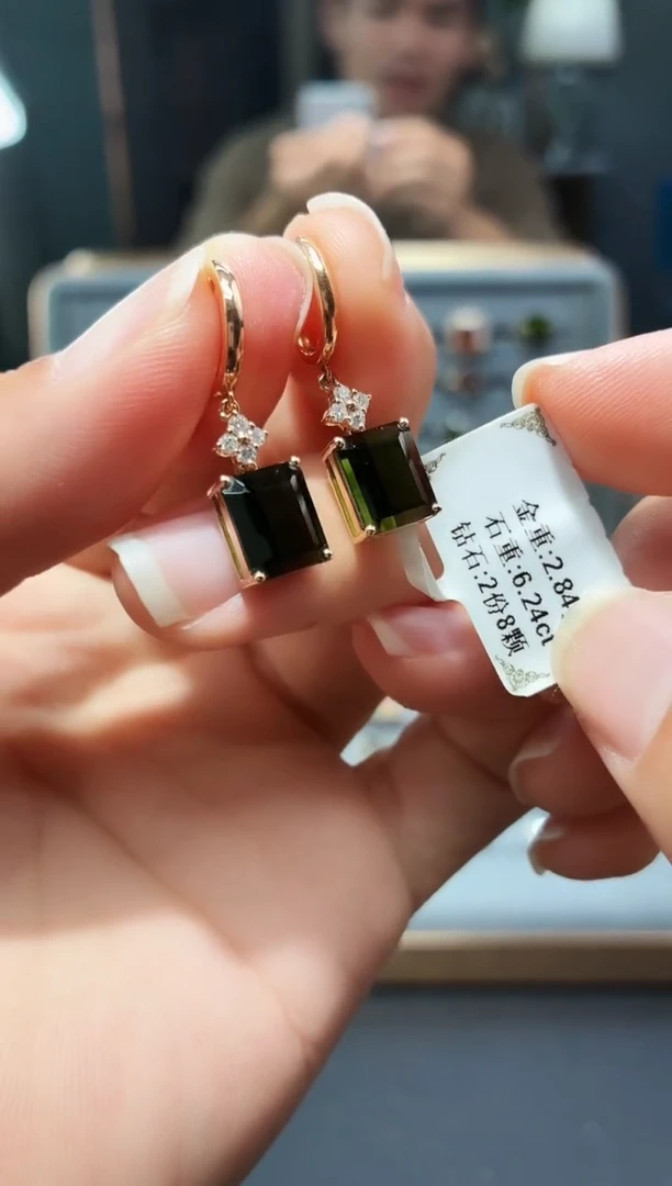 18K金镶嵌耳饰碧玺6.24配钻