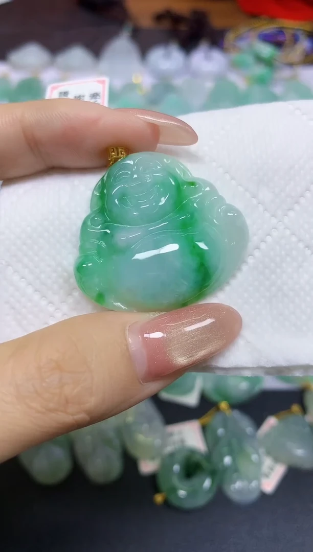 颈饰18K金镶嵌翡翠天然翡翠A货