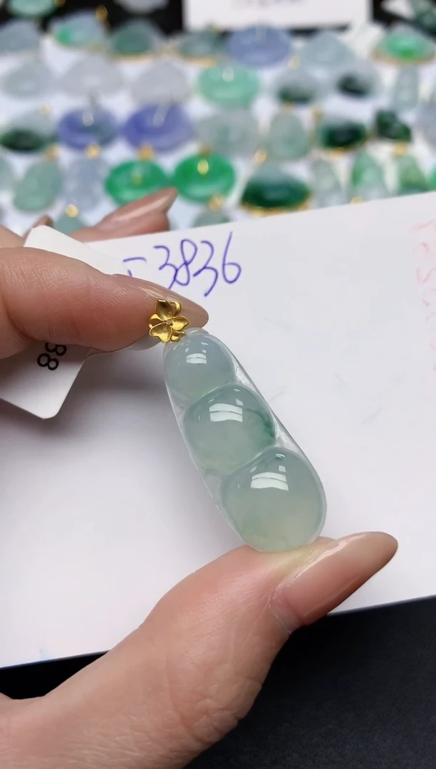 颈饰18K金镶嵌翡翠天然缅甸A货翡翠百元以上9元证书费自理