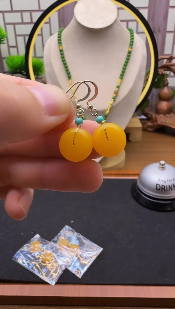 蜜蜡14K金镶嵌耳饰E82